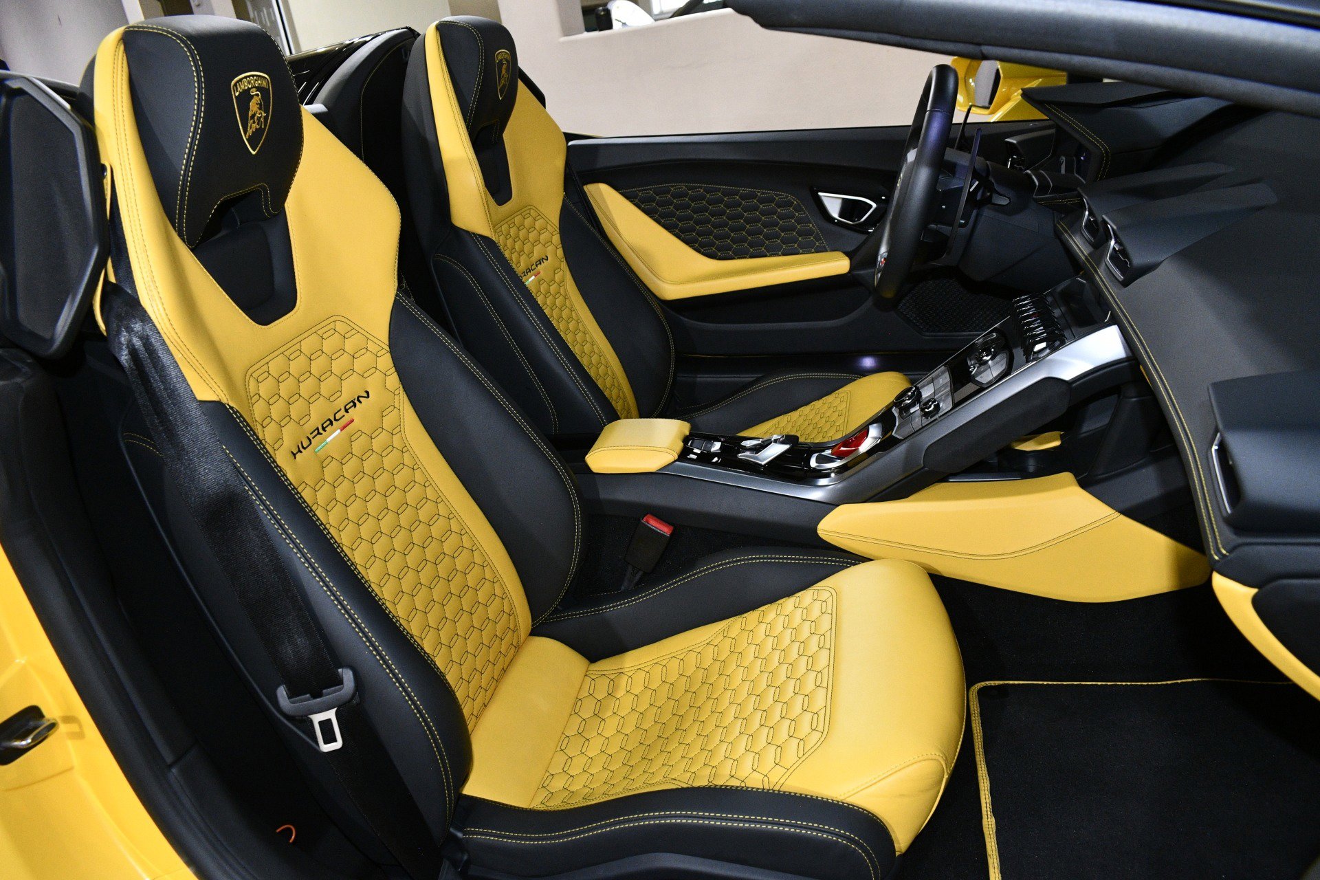 Used 2018 Lamborghini Huracan LP 580-2 image 8