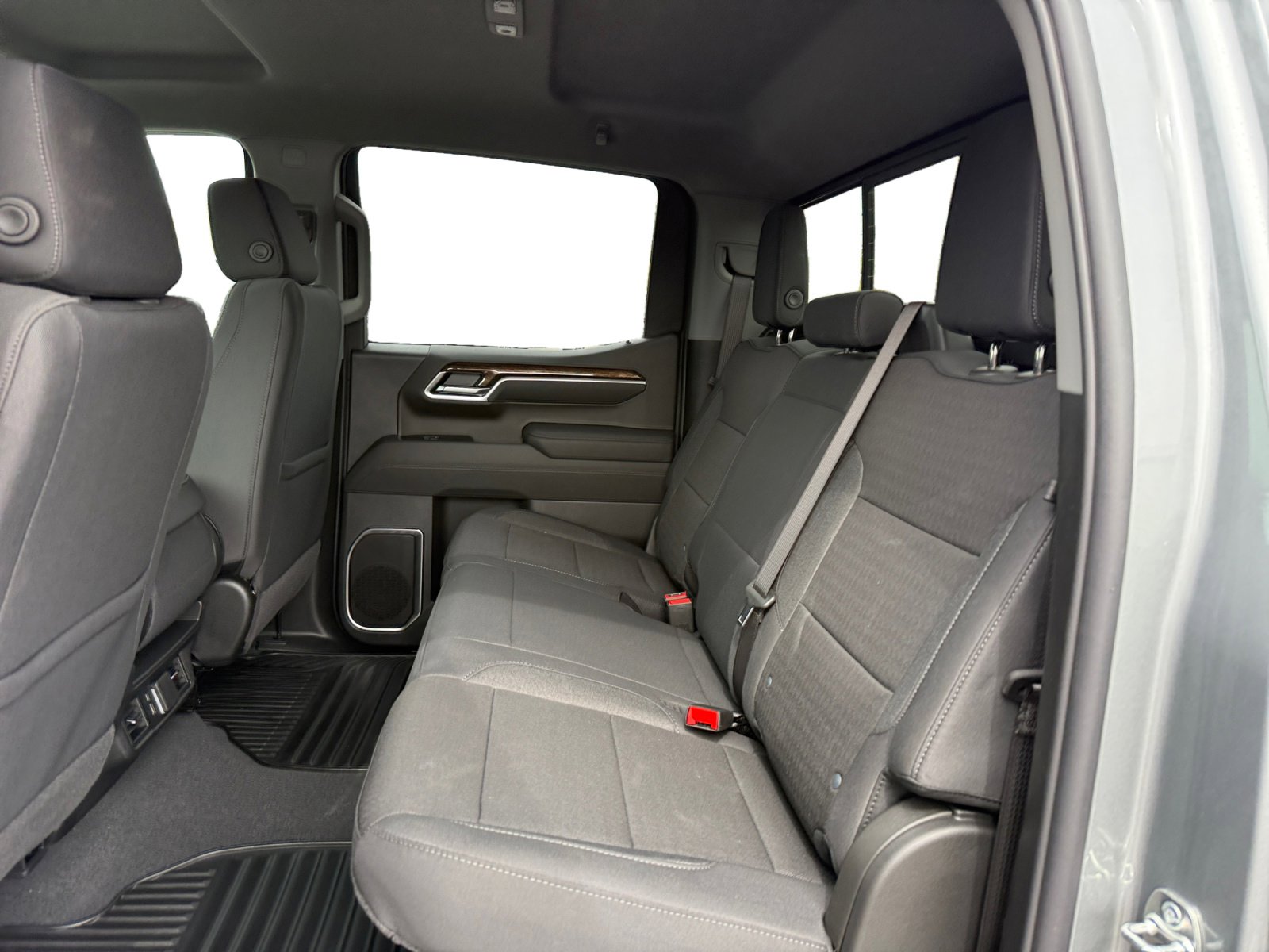 New 2026 GMC Sierra 1500 SLE w/ Preferred Package image 16