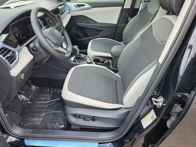 New 2025 Volkswagen Taos SE image 10