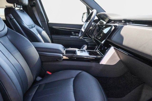 New 2025 Land Rover Range Rover Long Wheelbase SE image 12