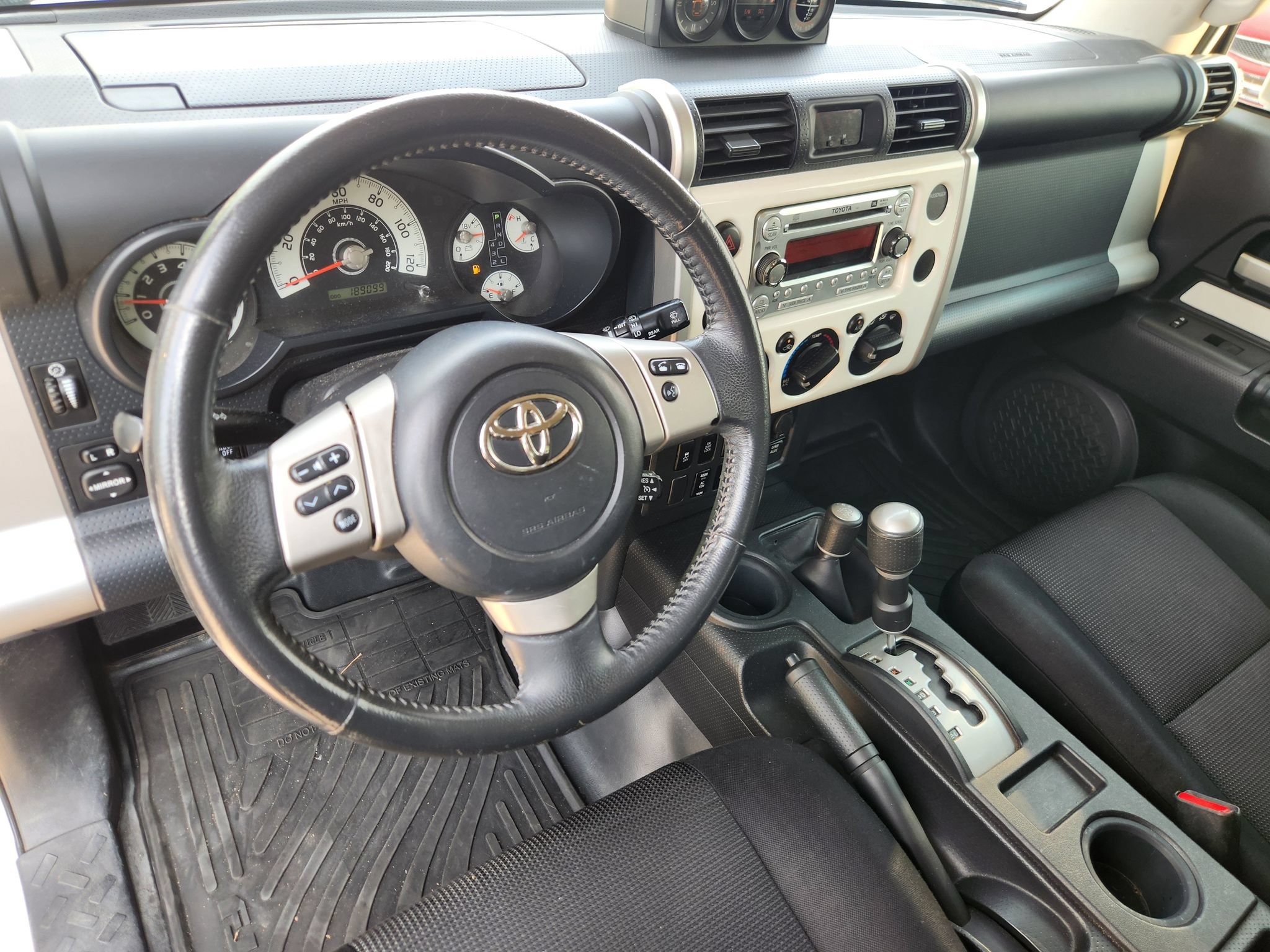 Used 2012 Toyota FJ Cruiser 4WD w/ Upgrade Pkg image 23