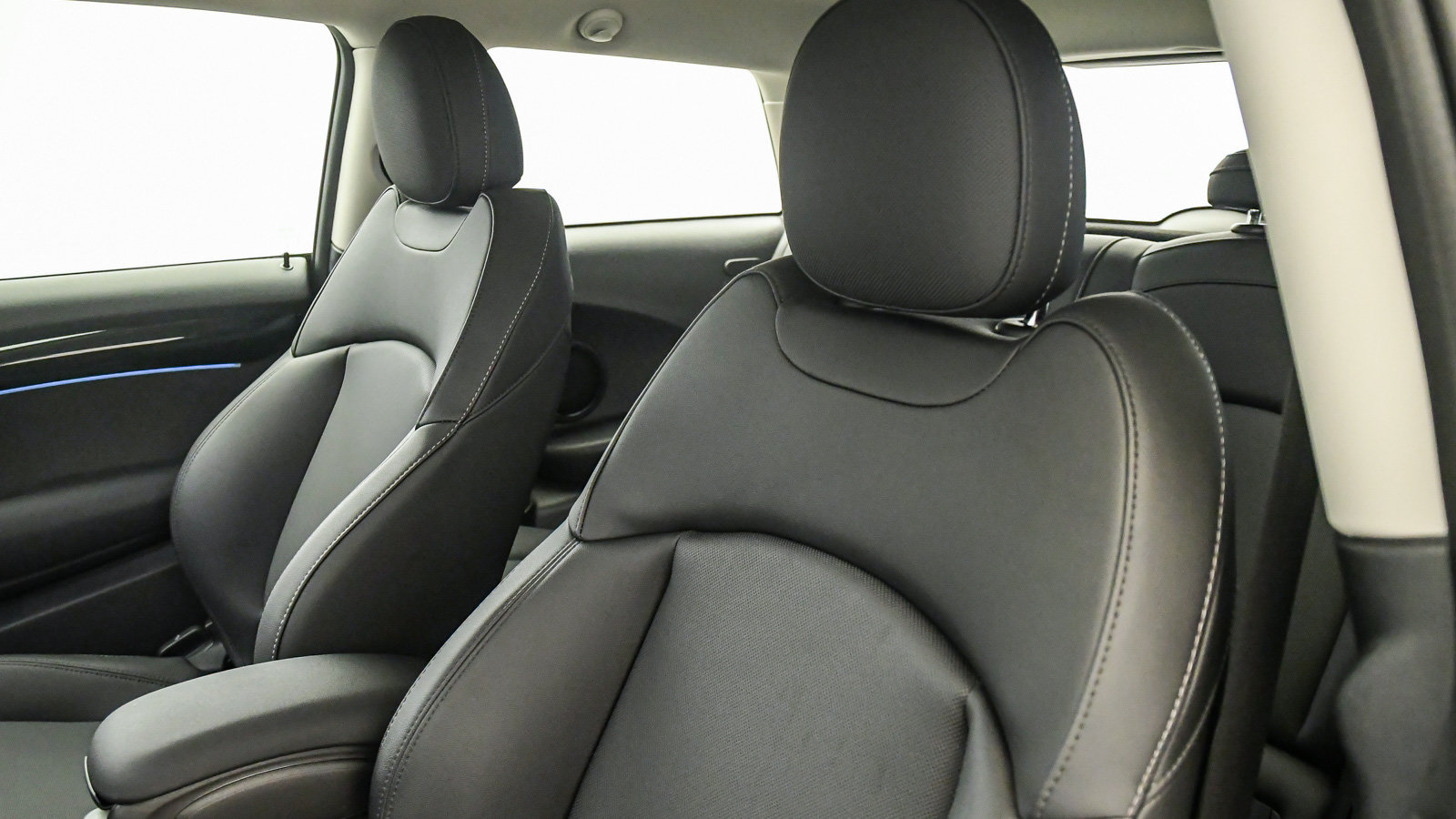 Certified 2024 MINI Cooper SE FWD image 18