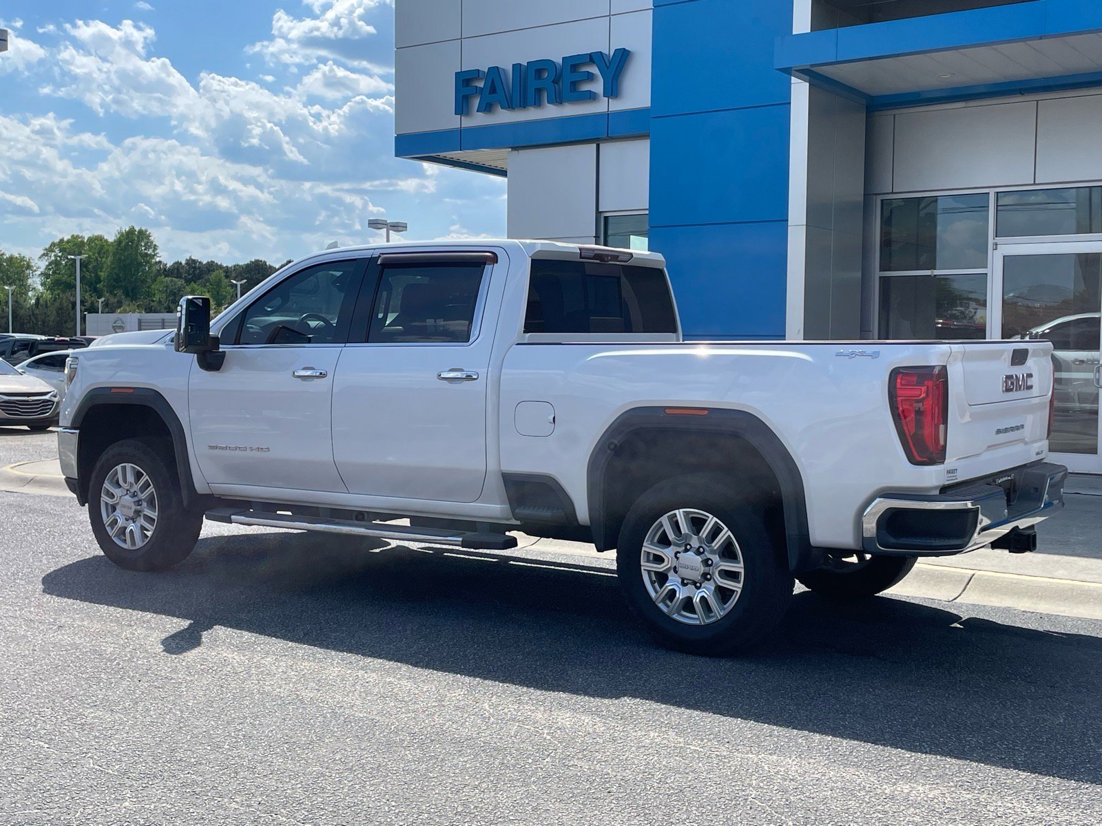 Used 2020 GMC Sierra 2500 SLT w/ SLT Premium Plus Package AWD/4WD image 3