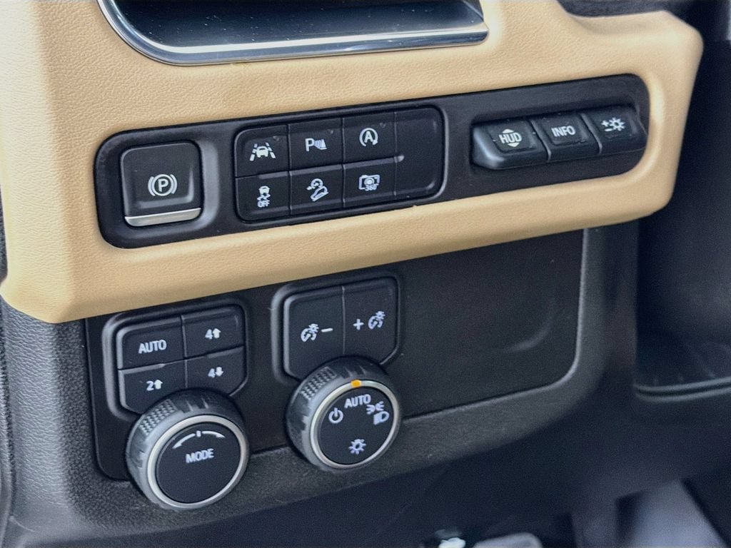 Used 2023 Chevrolet Tahoe Premier AWD/4WD image 11