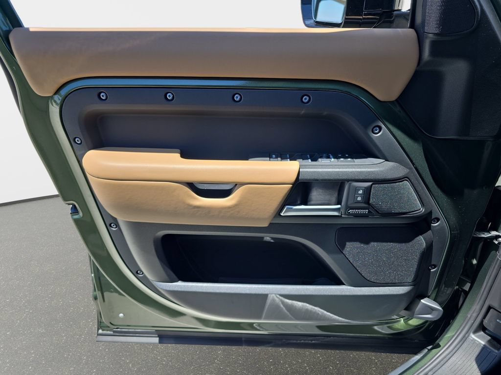 New 2026 Land Rover Defender 110 X AWD/4WD image 28