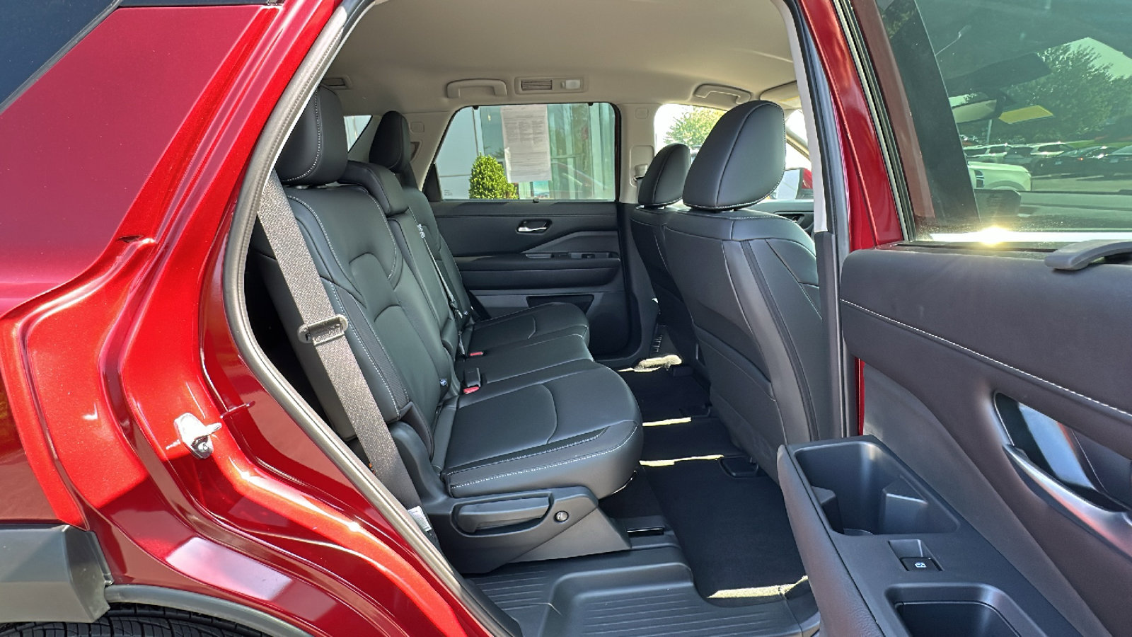 Certified 2025 Nissan Pathfinder SL image 23