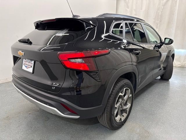 Used 2025 Chevrolet Trax LT w/ LT Convenience Package FWD image 8