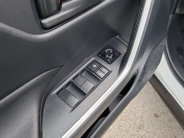 Used 2025 Toyota RAV4 LE AWD/4WD image 13