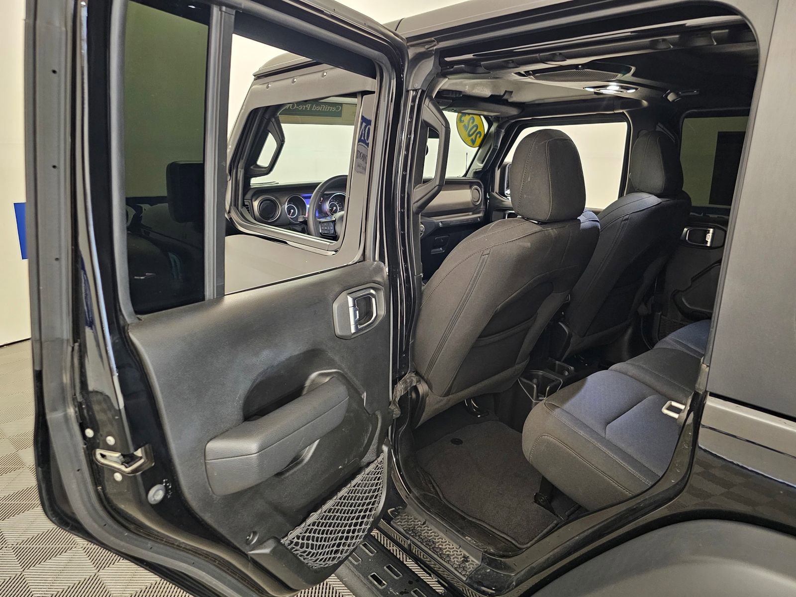 Used 2023 Jeep Wrangler Unlimited Sport AWD/4WD image 31
