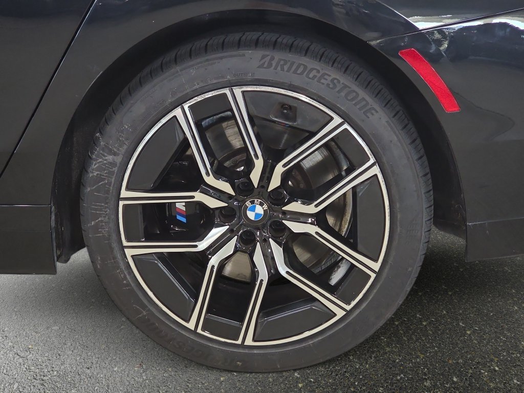 Certified 2023 BMW 740i RWD image 32