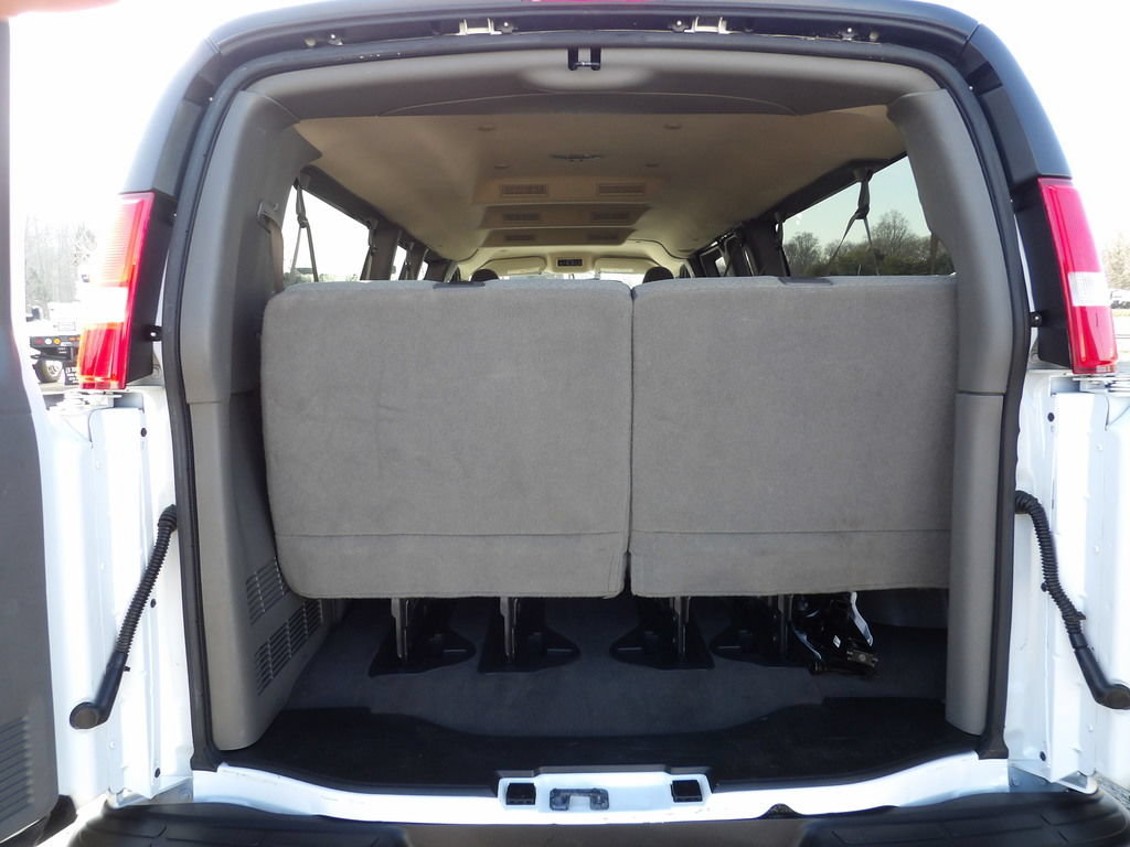 Used 2024 Chevrolet Express 3500 LS RWD image 51
