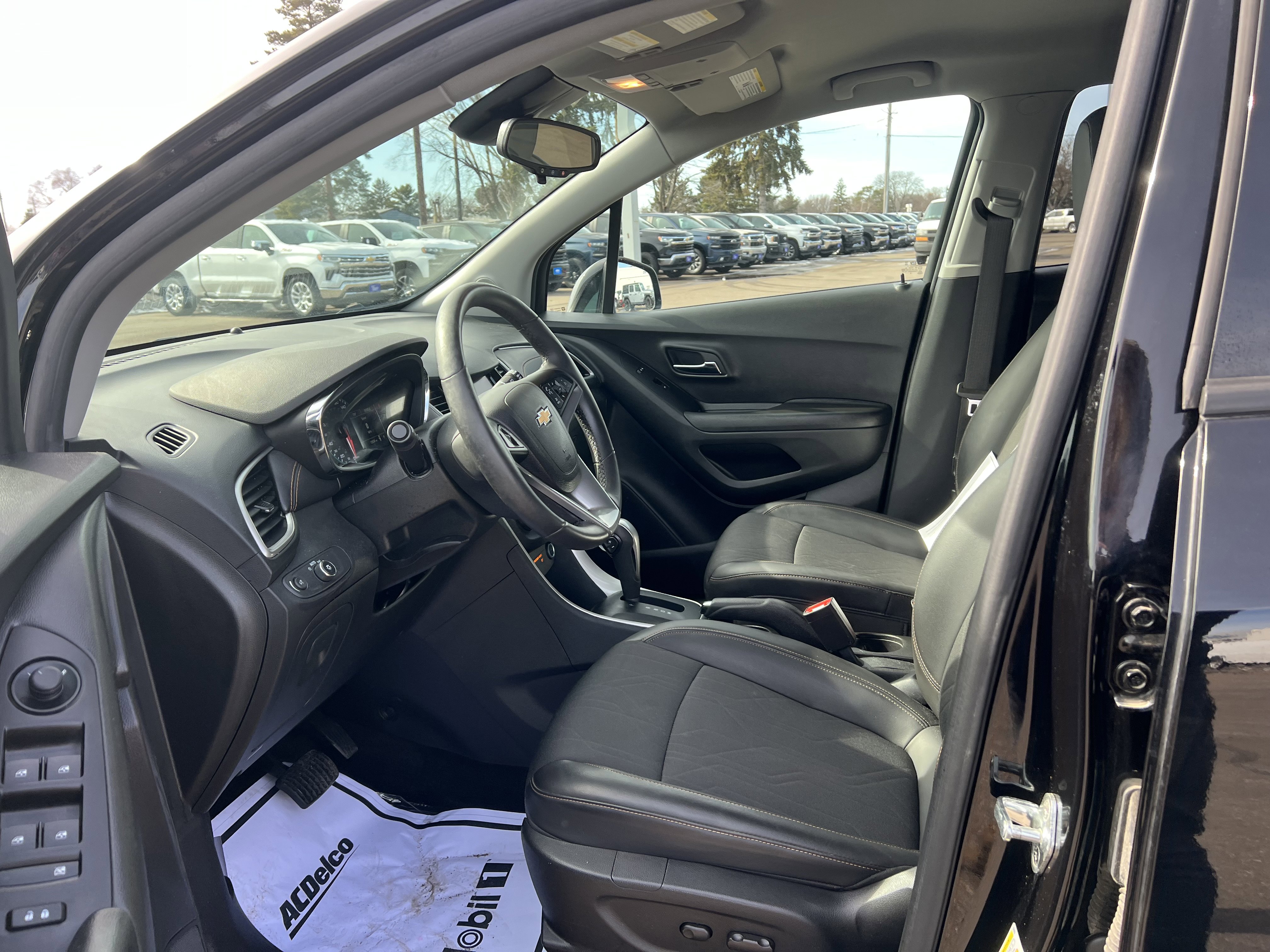 Certified 2022 Chevrolet Trax LT w/ LT Convenience Package image 15