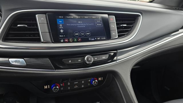 Used 2024 Buick Enclave Premium image 20