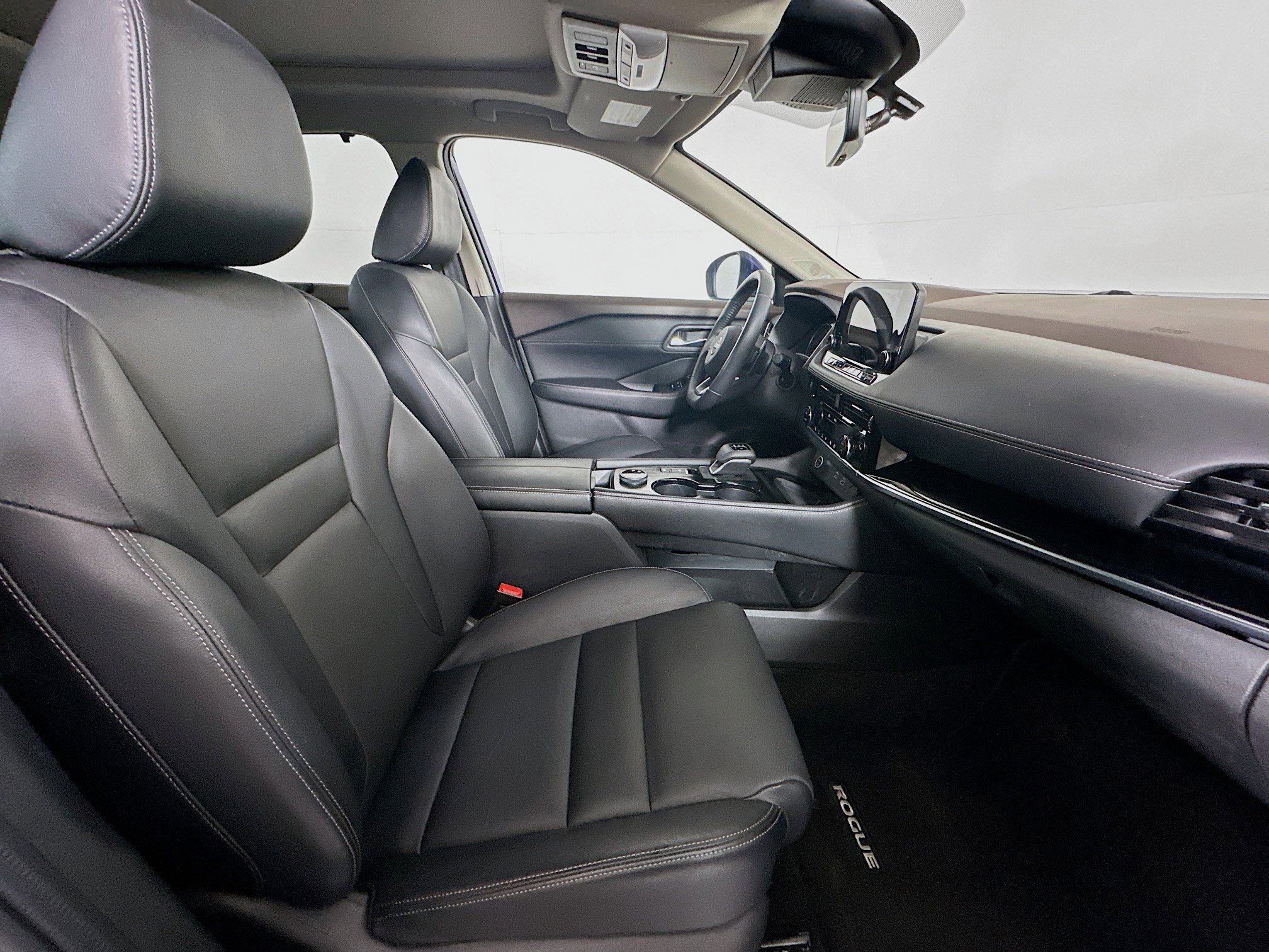 Used 2023 Nissan Rogue SL w/ SL Premium Package image 32