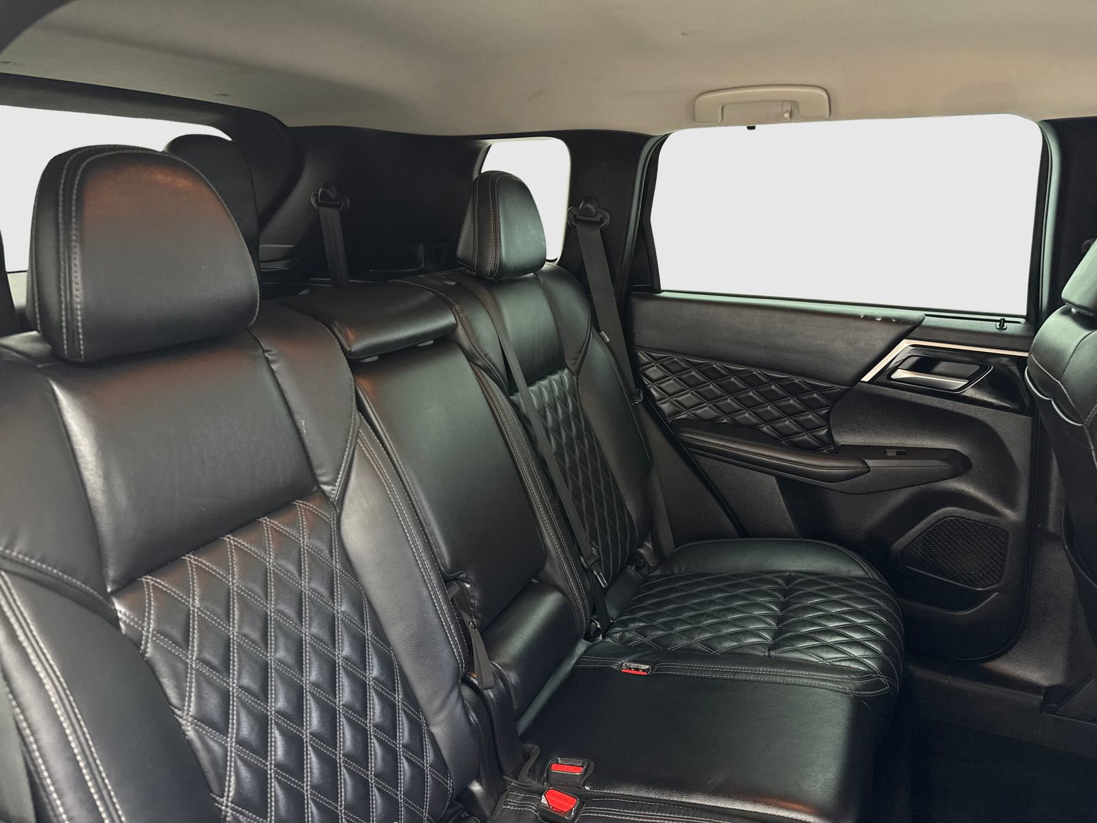 Used 2022 Mitsubishi Outlander SEL image 42