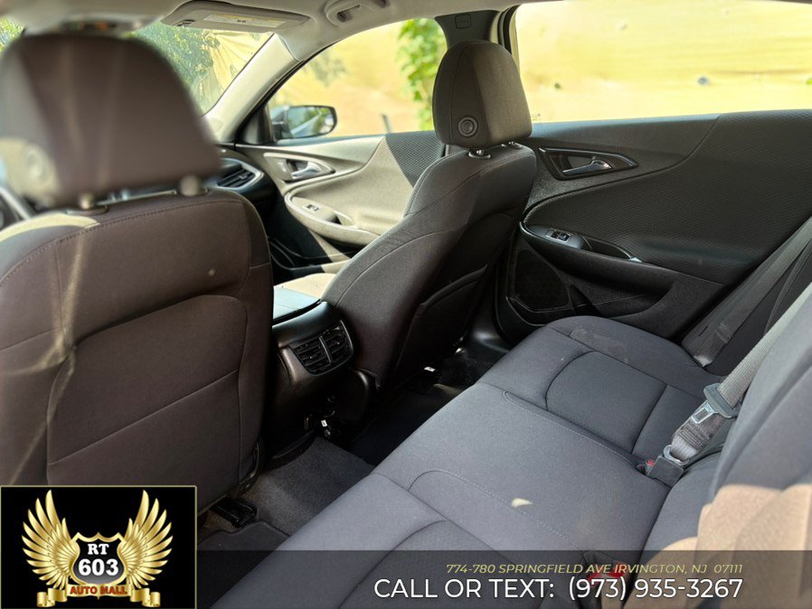 Used 2025 Chevrolet Malibu LT FWD image 8