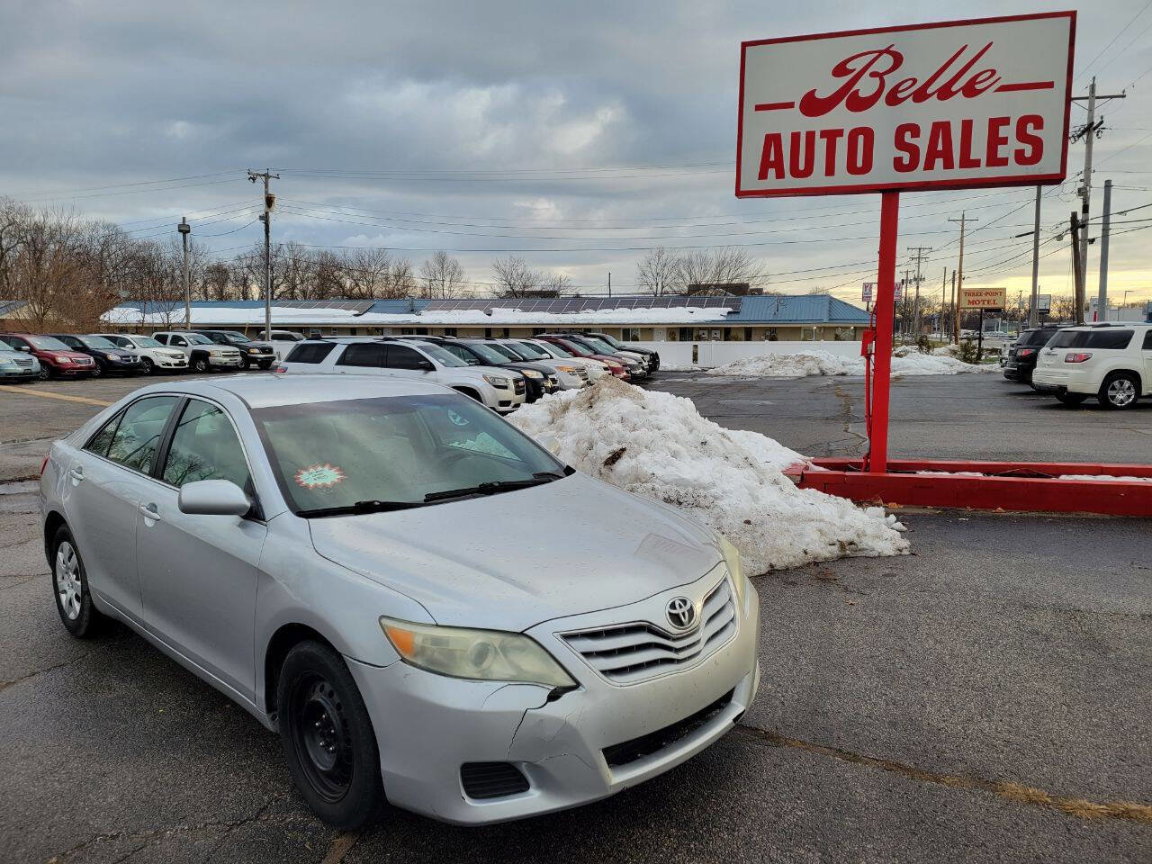 Used 2011 Toyota Camry image 1