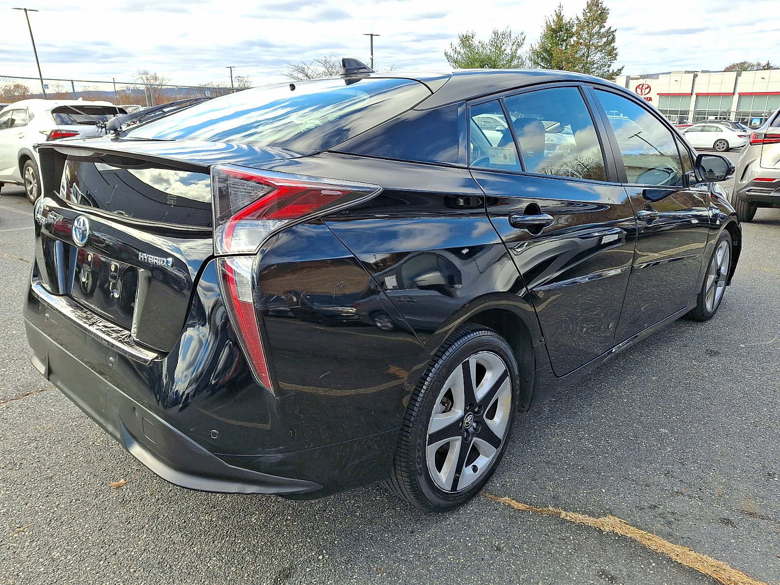 Used 2018 Toyota Prius Four Touring image 4