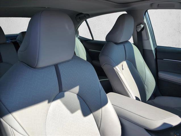 Used 2021 Toyota Camry XLE image 25
