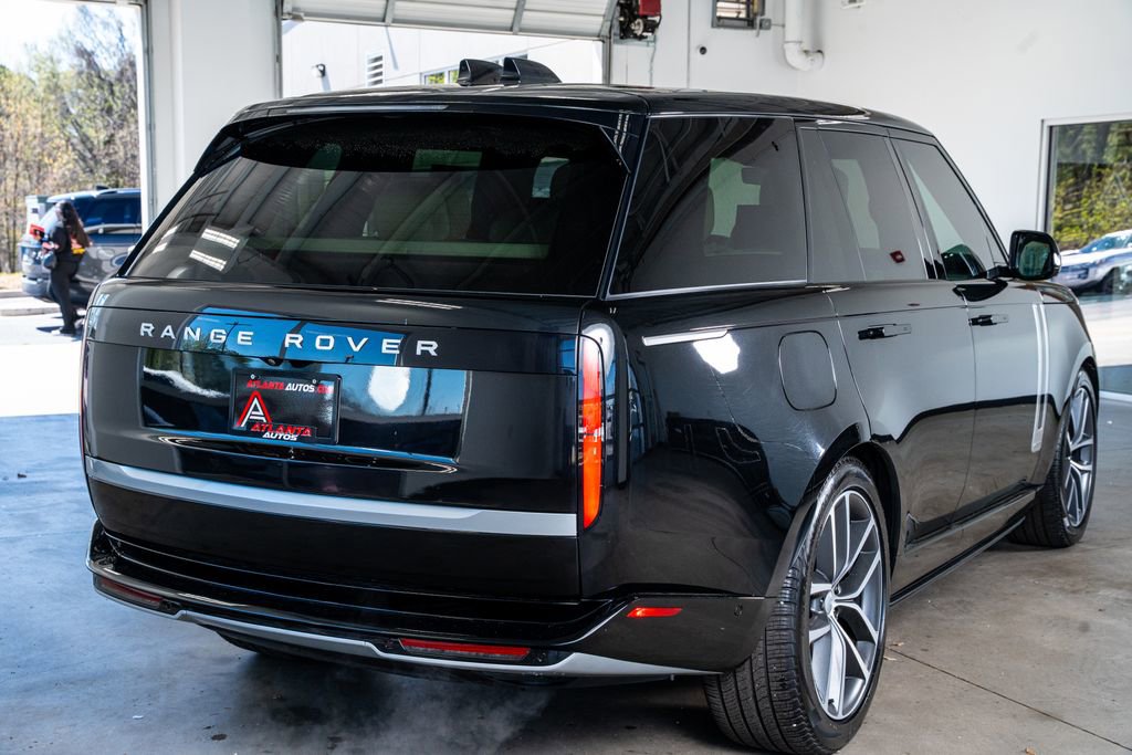 Used 2025 Land Rover Range Rover Autobiography image 6