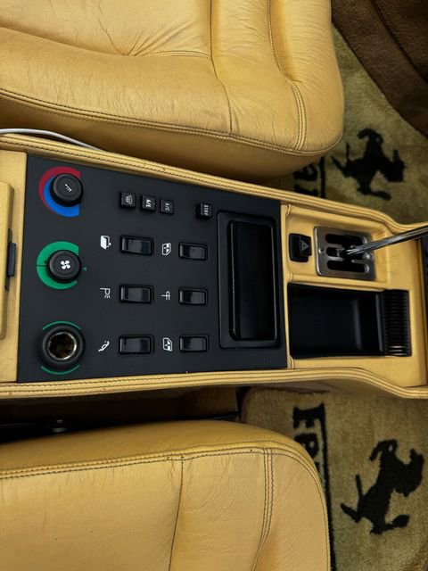 Used 1988 Ferrari Mondial 3.2 Cabriolet image 40