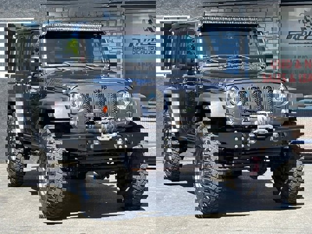 Used 2017 Jeep Wrangler Unlimited Rubicon w/ Connectivity Group image 1