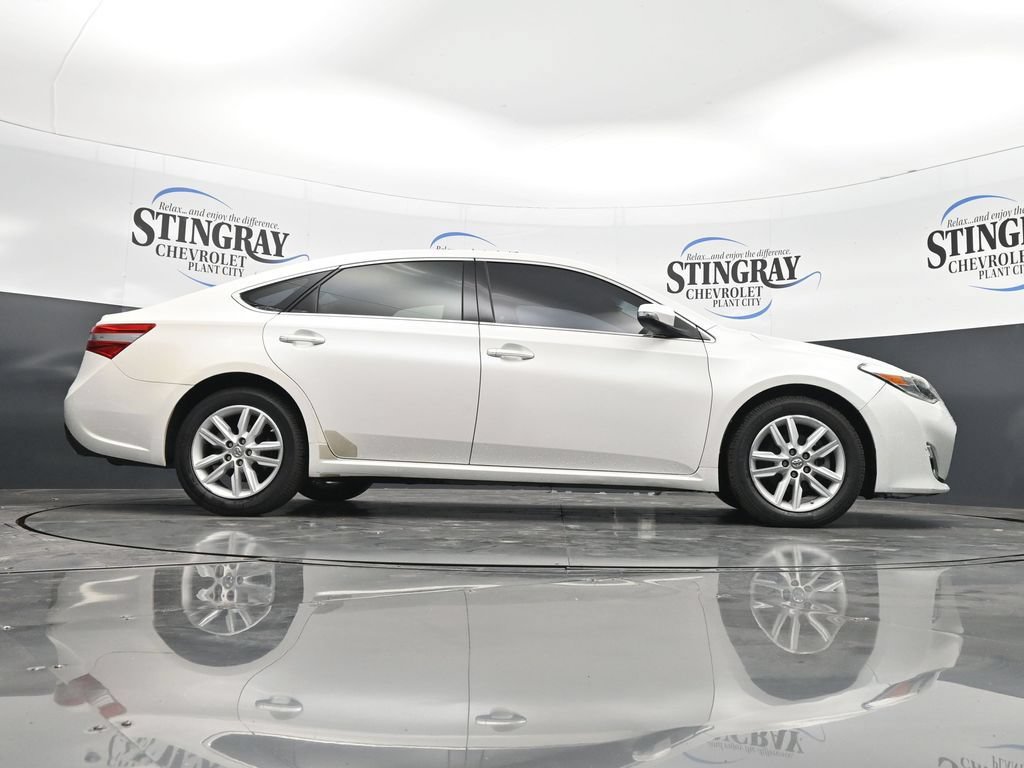 Used 2014 Toyota Avalon XLE FWD image 33