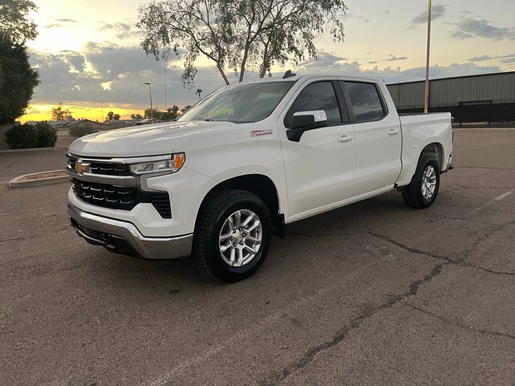 Used 2023 Chevrolet Silverado 1500 LT w/ Z71 Off-Road Package image 4