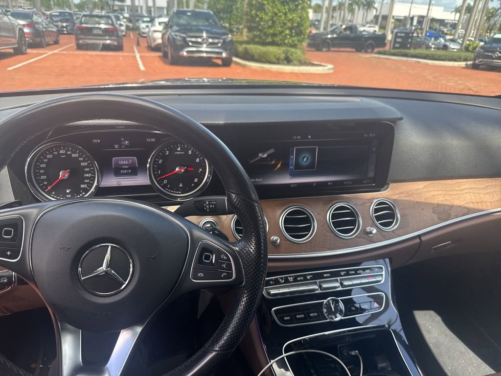 Used 2017 Mercedes-Benz E 400 E 400 image 4