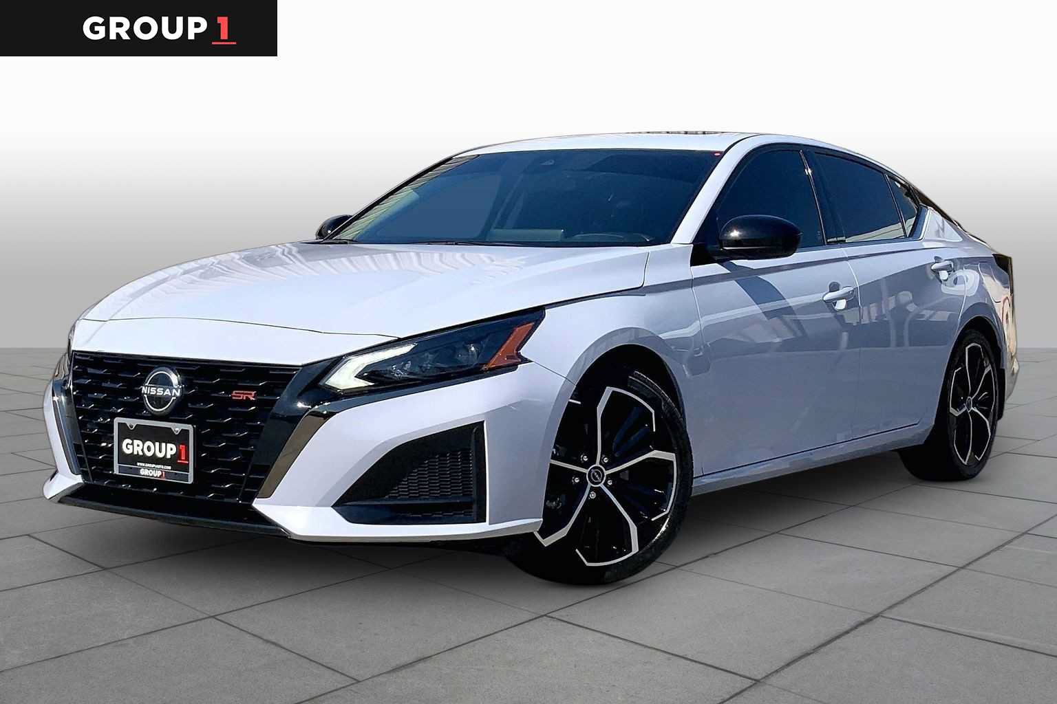 Used 2024 Nissan Altima 2.5 SR w/ SR Premium Package FWD image 1