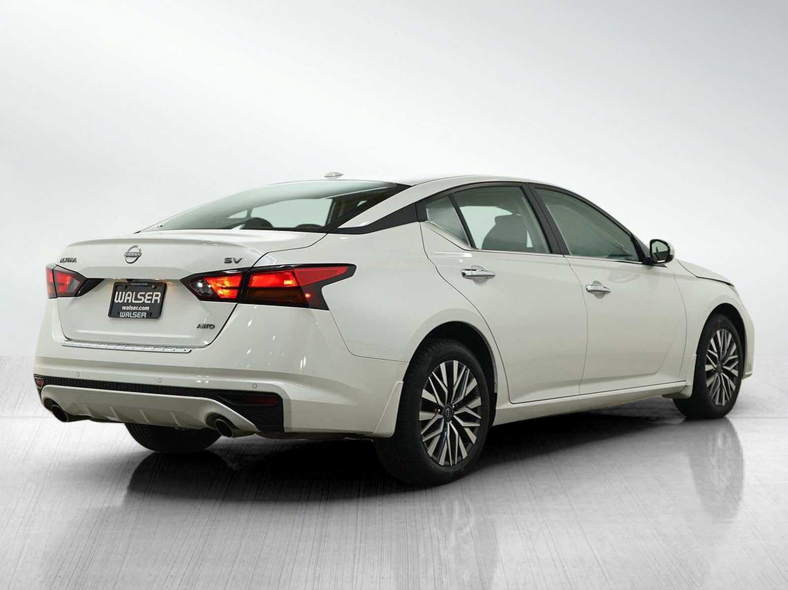 Used 2023 Nissan Altima 2.5 SV w/ SV Premium Package AWD/4WD image 5