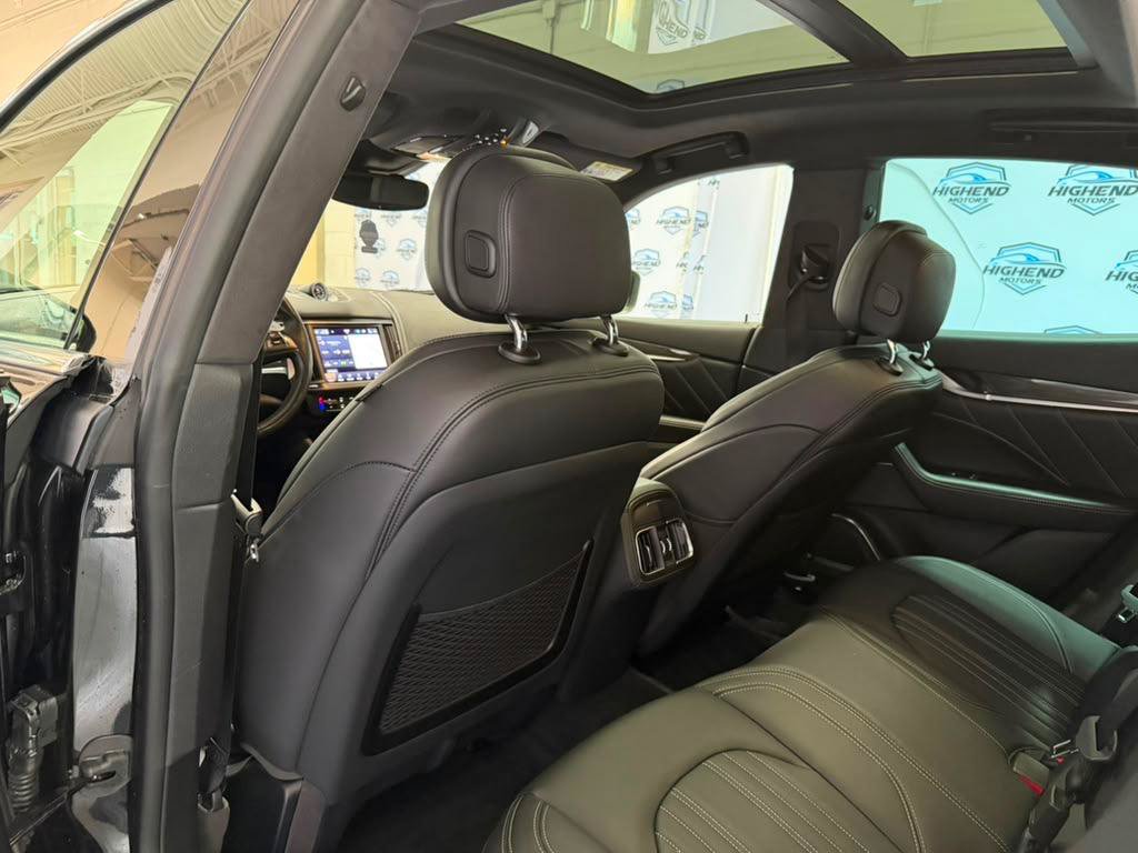 Used 2023 Maserati Levante GT AWD/4WD image 18