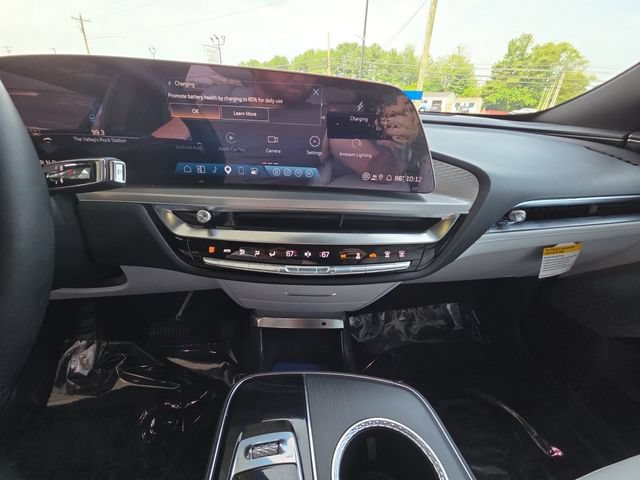 Used 2026 Cadillac Lyriq Premium Luxury w/ LPO, Floor Liner Package AWD/4WD image 15