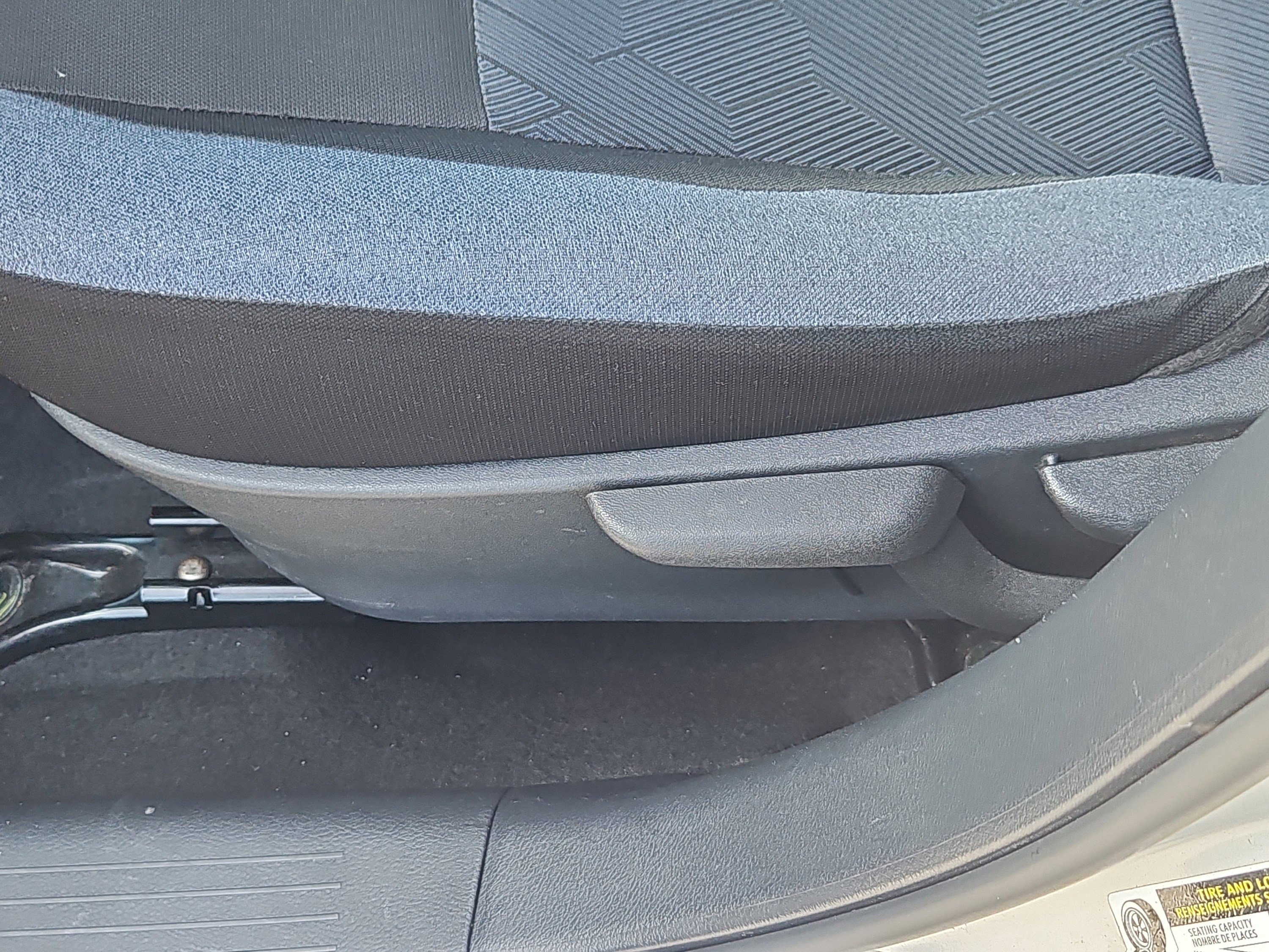 Used 2023 Nissan Versa SV image 10