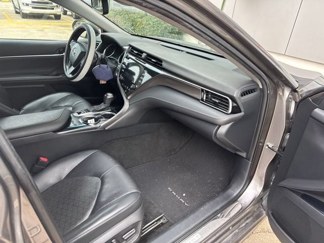 Used 2020 Toyota Camry XSE FWD image 13