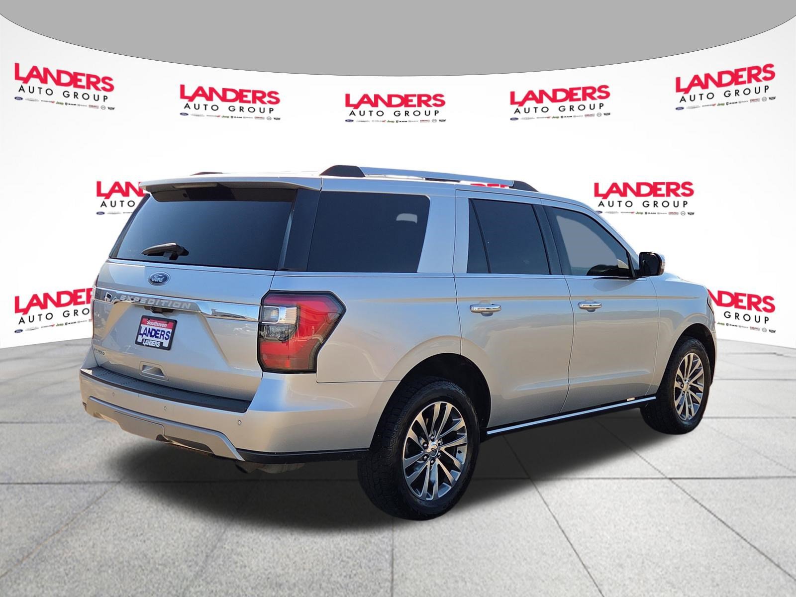 Used 2018 Ford Expedition Limited image 3