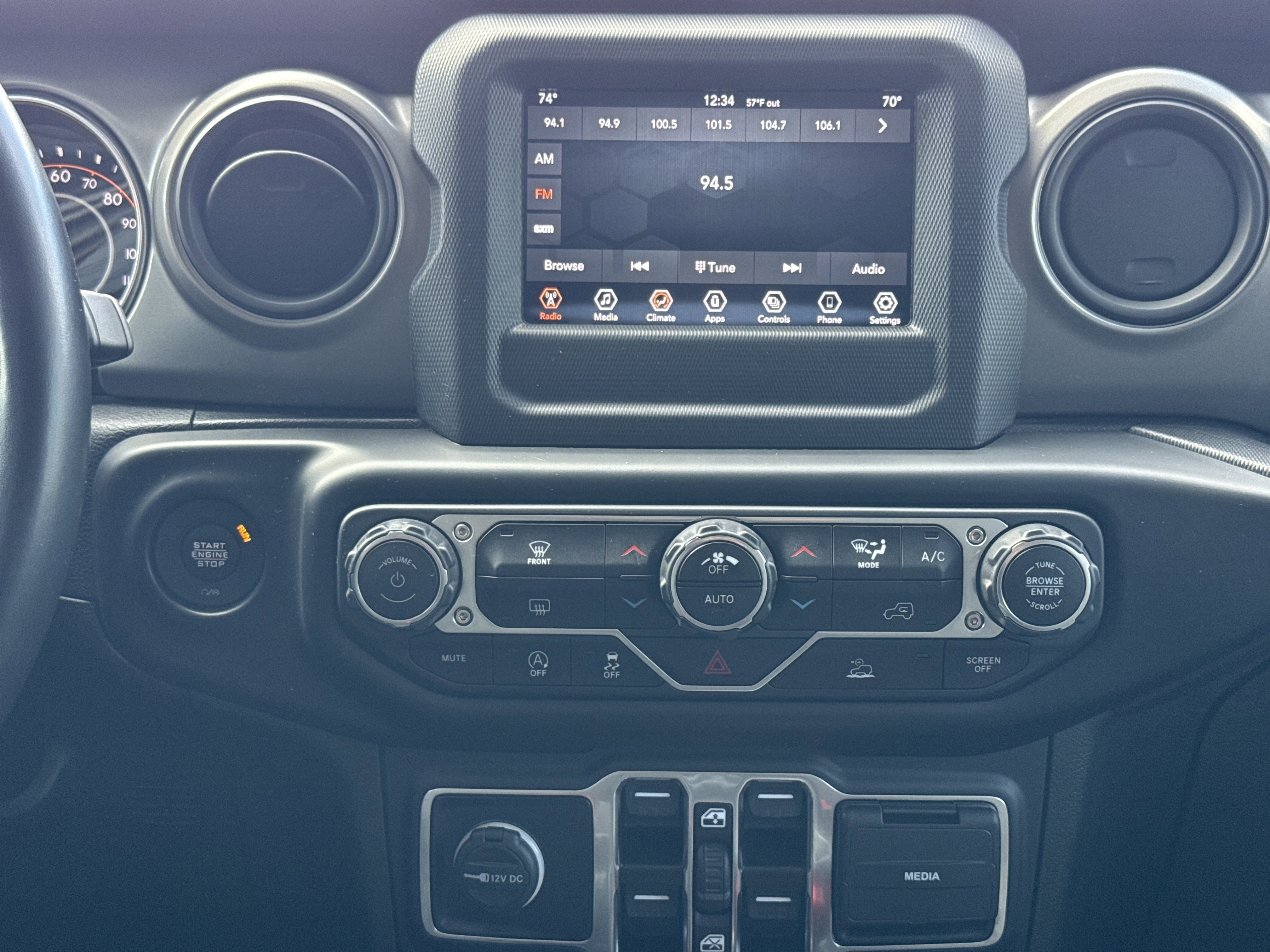 Used 2021 Jeep Gladiator Sport image 28