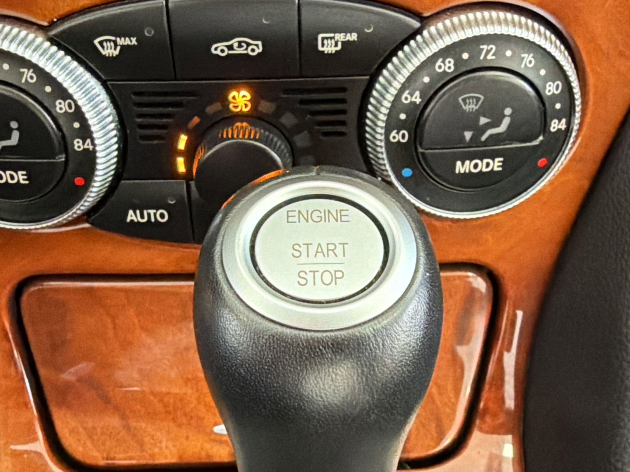 Used 2009 Mercedes-Benz SL 550 image 25