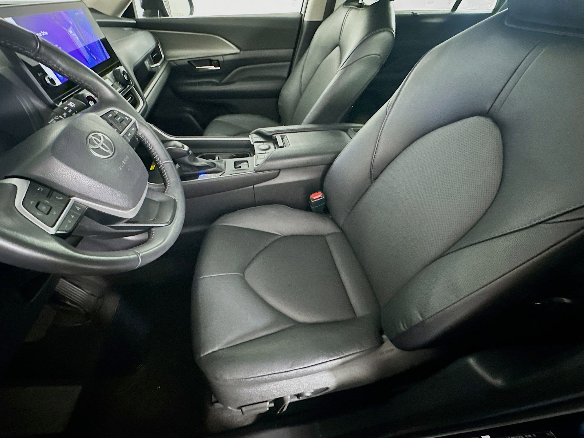 Used 2025 Toyota Grand Highlander FWD image 13