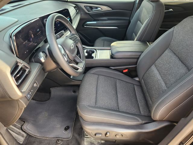 Used 2024 Chevrolet Traverse LT w/ Midnight/Sport Edition image 13
