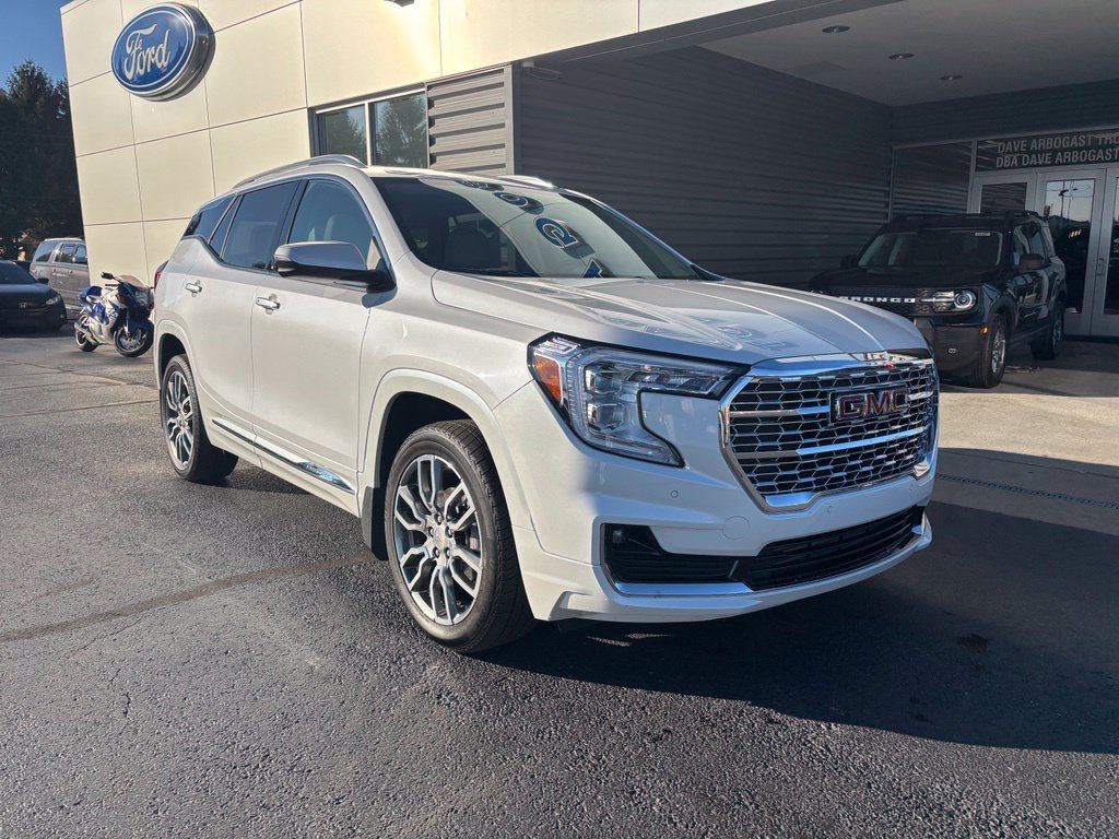 Used 2023 GMC Terrain Denali w/ LPO, Floor Liner Package AWD/4WD image 2