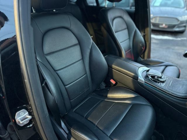 Used 2017 Mercedes-Benz GLC 300 4MATIC image 28
