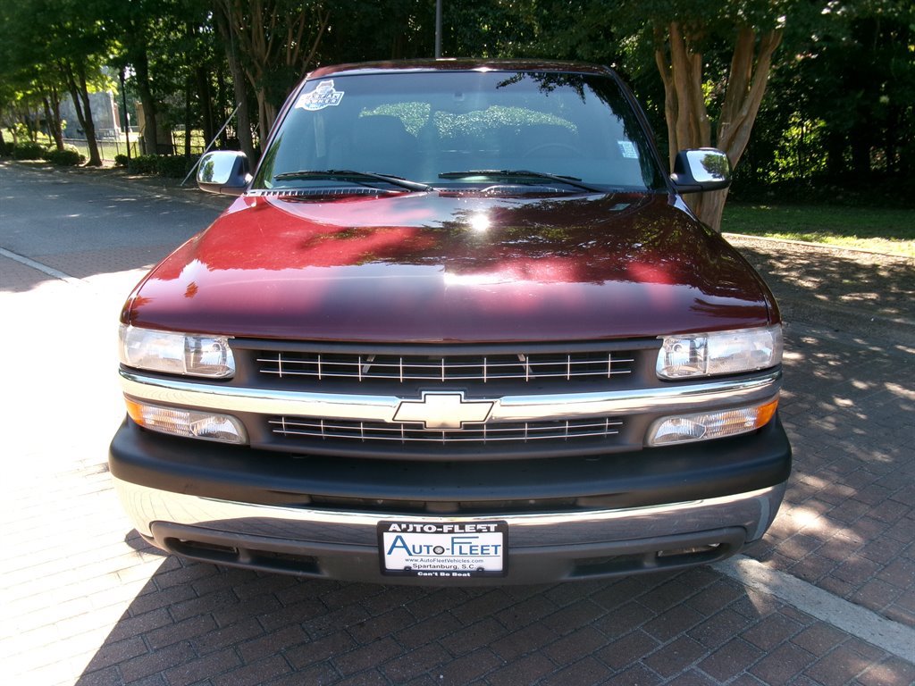 Used 1999 Chevrolet Silverado 1500 LS w/ Firm Ride Suspension Pkg RWD image 2