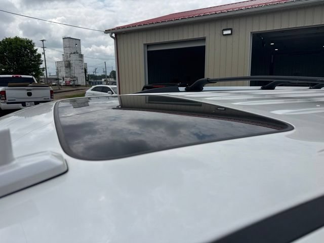 Used 2016 Chevrolet Suburban LTZ AWD/4WD image 9