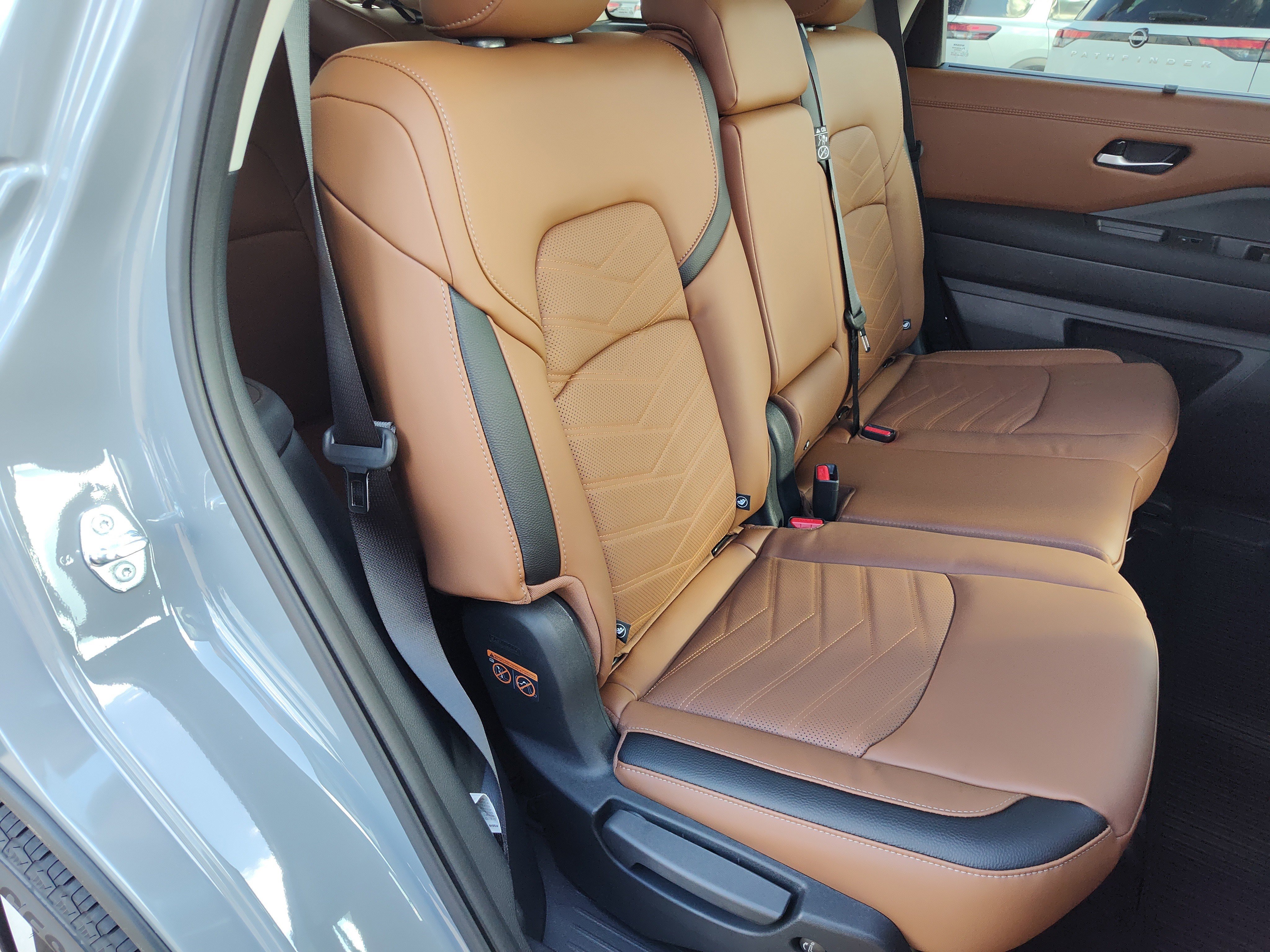 New 2025 Nissan Pathfinder Platinum w/ Cargo Package image 14