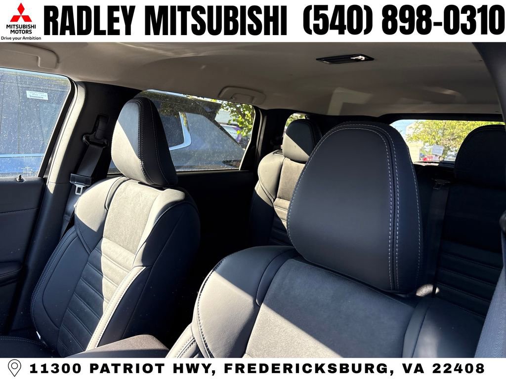 New 2026 Mitsubishi Outlander SE image 9