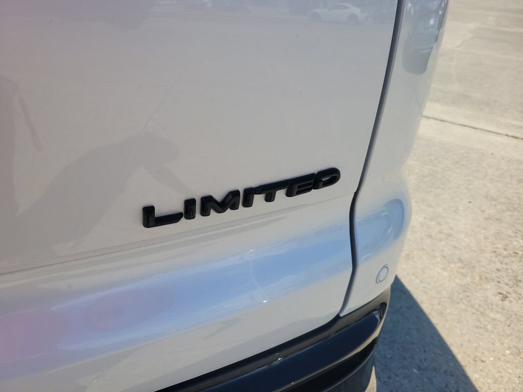 Certified 2025 Toyota Crown Signia w/ Advanced Technology Package AWD/4WD image 7