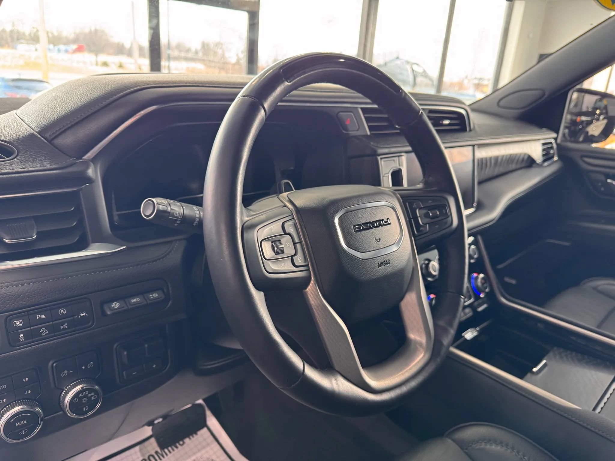 Used 2023 GMC Yukon Denali w/ Denali Reserve Package AWD/4WD image 33