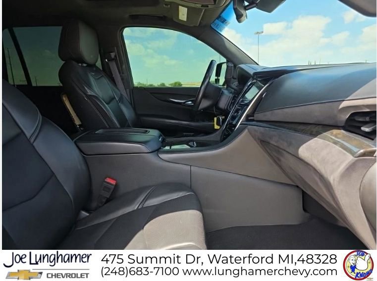 Used 2016 Cadillac Escalade Platinum AWD/4WD image 7