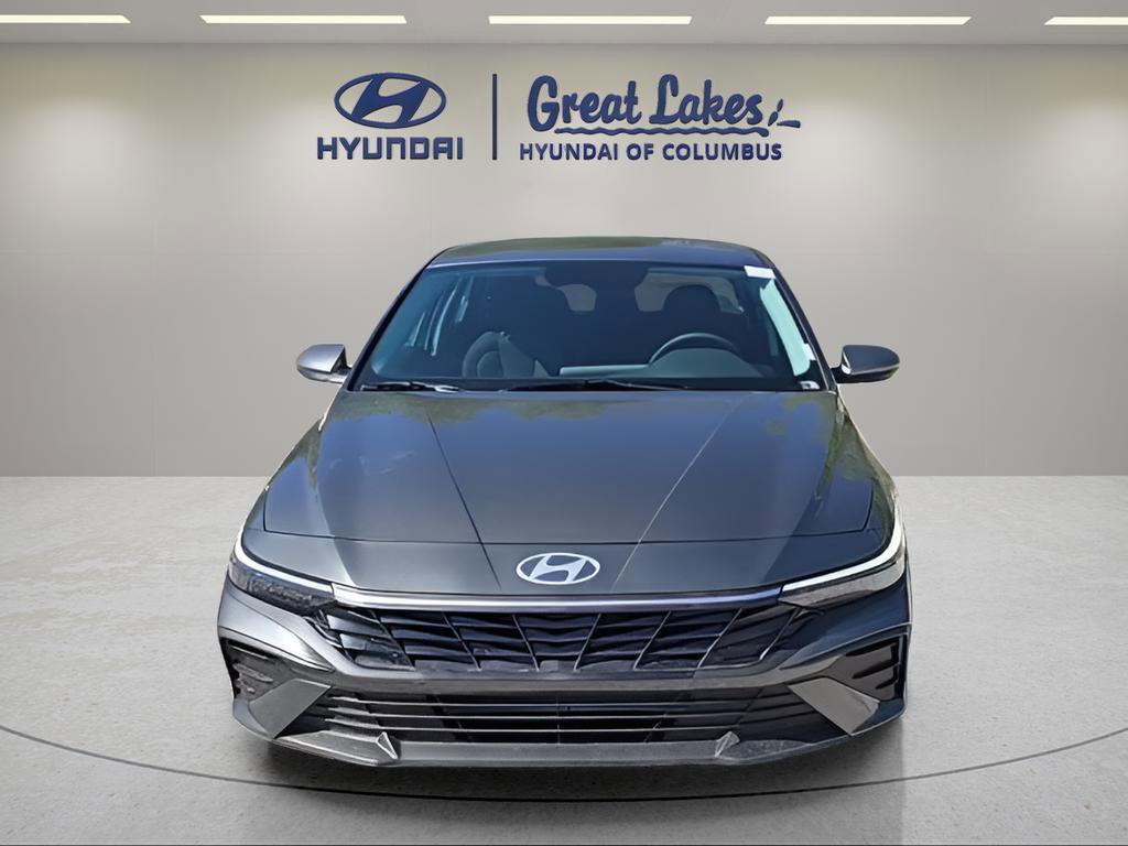 New 2026 Hyundai Elantra SE FWD image 2
